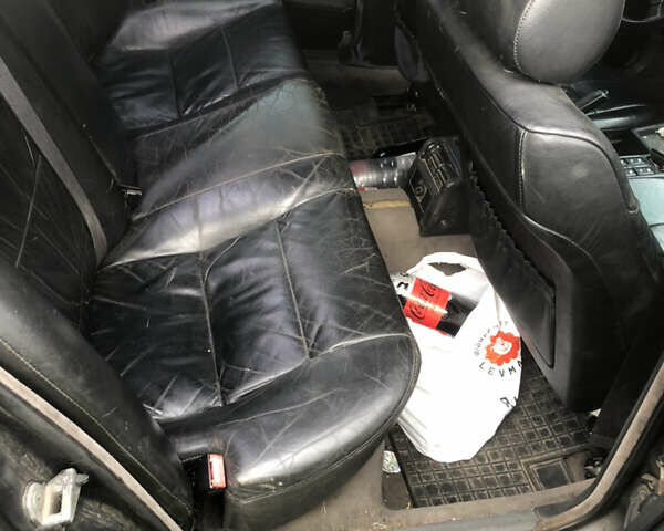 Черный БМВ 7 Серия, объемом двигателя 3.5 л и пробегом 250 тыс. км за 2100 $, фото 9 на Automoto.ua