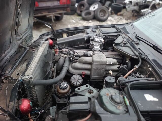 Черный БМВ 7 Серия, объемом двигателя 3.5 л и пробегом 333 тыс. км за 1600 $, фото 5 на Automoto.ua