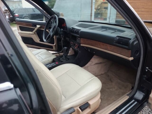 Черный БМВ 7 Серия, объемом двигателя 3.5 л и пробегом 333 тыс. км за 1600 $, фото 3 на Automoto.ua