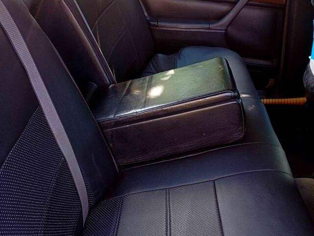 Черный БМВ 7 Серия, объемом двигателя 3.5 л и пробегом 0 тыс. км за 2000 $, фото 7 на Automoto.ua