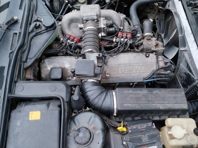 Черный БМВ 7 Серия, объемом двигателя 3.5 л и пробегом 50 тыс. км за 2376 $, фото 12 на Automoto.ua