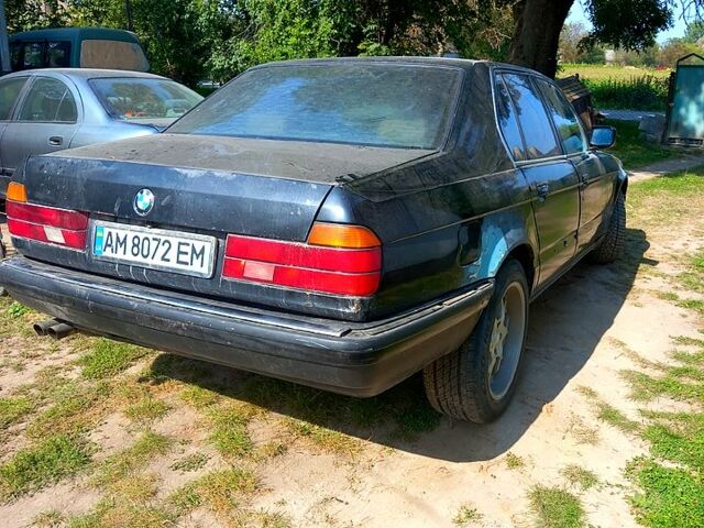 Черный БМВ 7 Серия, объемом двигателя 3.4 л и пробегом 370 тыс. км за 3100 $, фото 1 на Automoto.ua