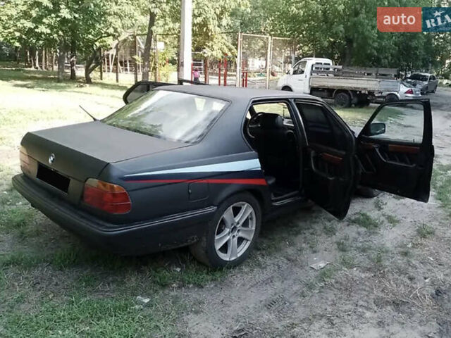 Черный БМВ 7 Серия, объемом двигателя 3.41 л и пробегом 349 тыс. км за 3000 $, фото 10 на Automoto.ua