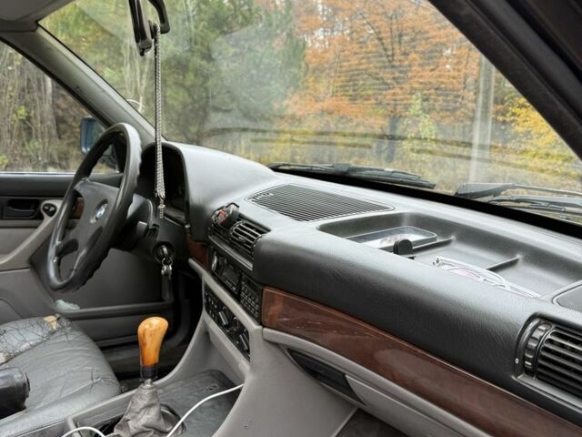 Чорний БМВ 7 Серія, об'ємом двигуна 3.5 л та пробігом 500 тис. км за 2200 $, фото 18 на Automoto.ua