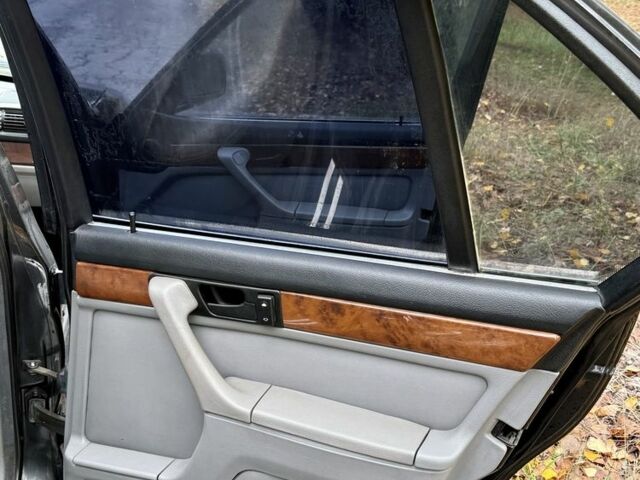 Чорний БМВ 7 Серія, об'ємом двигуна 3.5 л та пробігом 500 тис. км за 2200 $, фото 16 на Automoto.ua