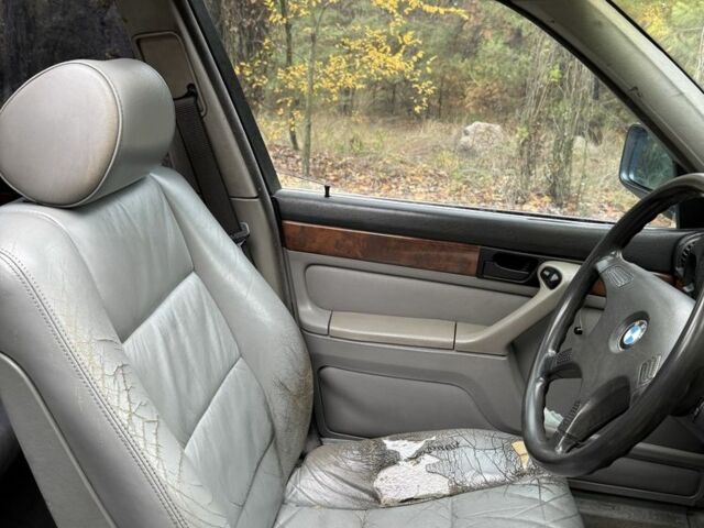 Чорний БМВ 7 Серія, об'ємом двигуна 3.5 л та пробігом 500 тис. км за 2200 $, фото 19 на Automoto.ua