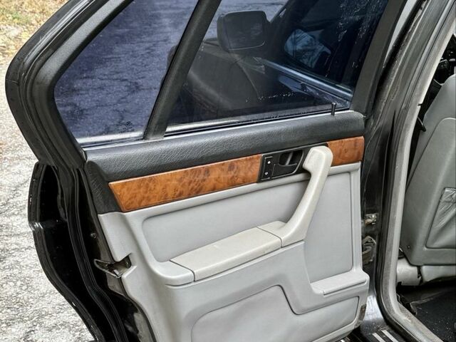 Чорний БМВ 7 Серія, об'ємом двигуна 3.5 л та пробігом 500 тис. км за 2200 $, фото 10 на Automoto.ua