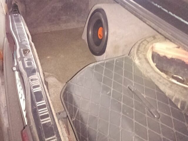 Черный БМВ 7 Серия, объемом двигателя 3 л и пробегом 499 тыс. км за 3500 $, фото 4 на Automoto.ua