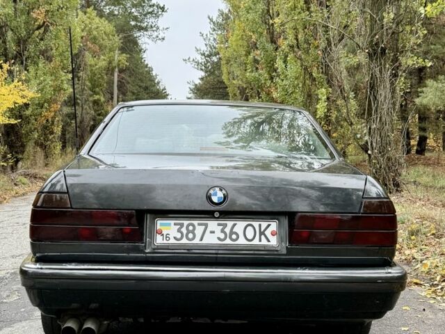 Чорний БМВ 7 Серія, об'ємом двигуна 3.5 л та пробігом 500 тис. км за 2200 $, фото 4 на Automoto.ua
