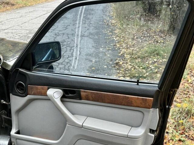 Чорний БМВ 7 Серія, об'ємом двигуна 3.5 л та пробігом 500 тис. км за 2200 $, фото 15 на Automoto.ua