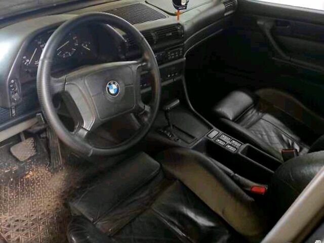 Чорний БМВ 7 Серія, об'ємом двигуна 3 л та пробігом 0 тис. км за 1500 $, фото 2 на Automoto.ua