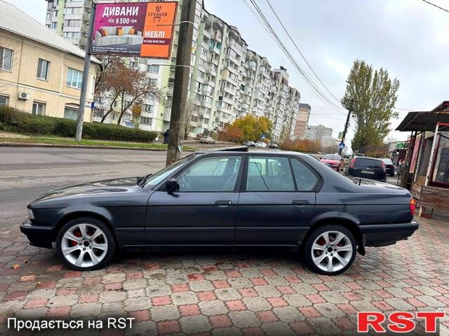 Черный БМВ 7 Серия, объемом двигателя 3.5 л и пробегом 300 тыс. км за 2499 $, фото 4 на Automoto.ua