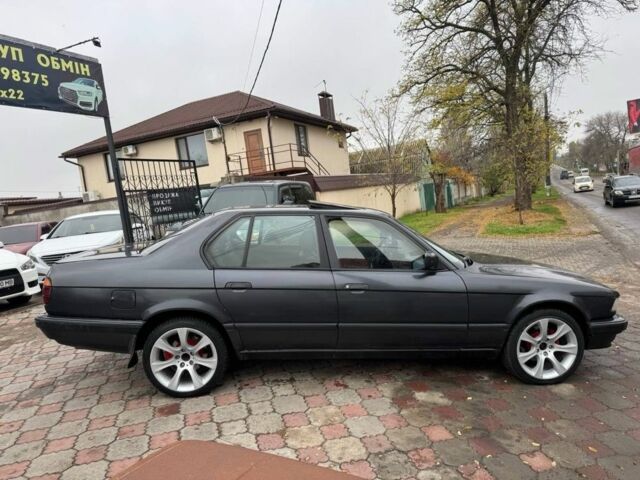 Черный БМВ 7 Серия, объемом двигателя 3.5 л и пробегом 300 тыс. км за 2499 $, фото 3 на Automoto.ua