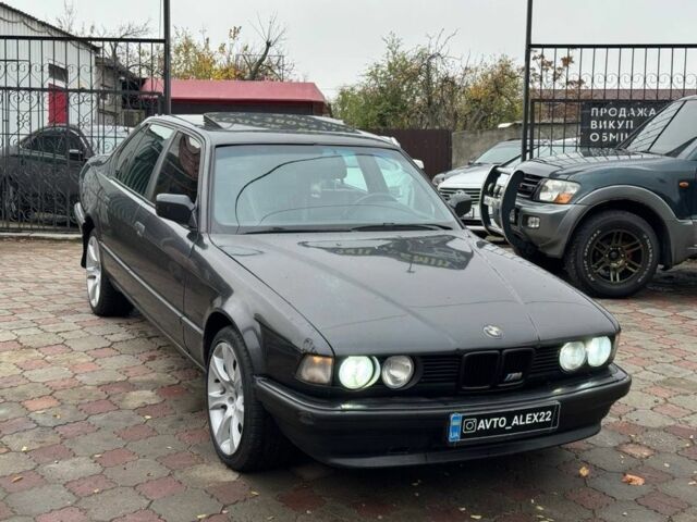 Черный БМВ 7 Серия, объемом двигателя 3.5 л и пробегом 300 тыс. км за 2499 $, фото 2 на Automoto.ua