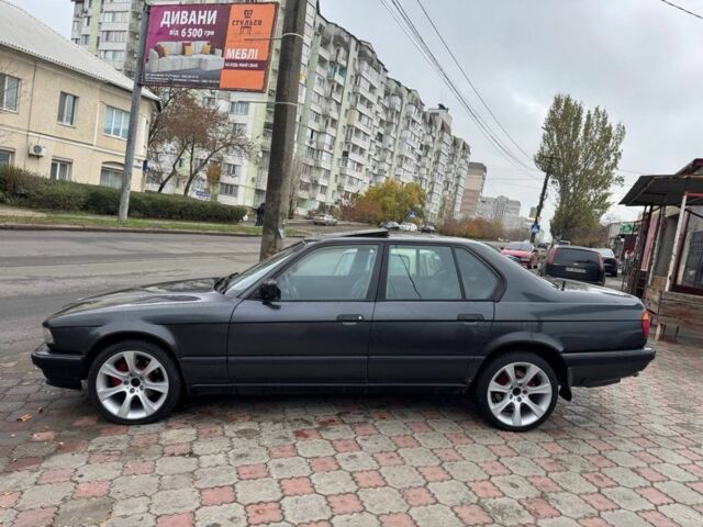 Черный БМВ 7 Серия, объемом двигателя 3.5 л и пробегом 300 тыс. км за 2499 $, фото 4 на Automoto.ua