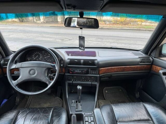 Черный БМВ 7 Серия, объемом двигателя 3.5 л и пробегом 300 тыс. км за 2499 $, фото 10 на Automoto.ua