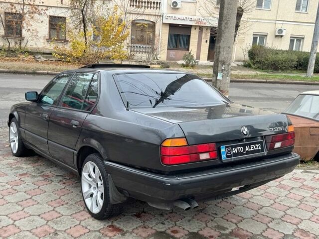 Черный БМВ 7 Серия, объемом двигателя 3.5 л и пробегом 300 тыс. км за 2499 $, фото 5 на Automoto.ua