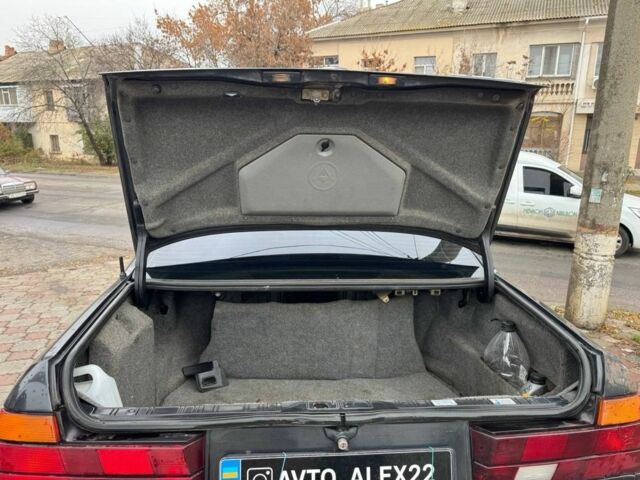 Черный БМВ 7 Серия, объемом двигателя 3.5 л и пробегом 300 тыс. км за 2499 $, фото 19 на Automoto.ua