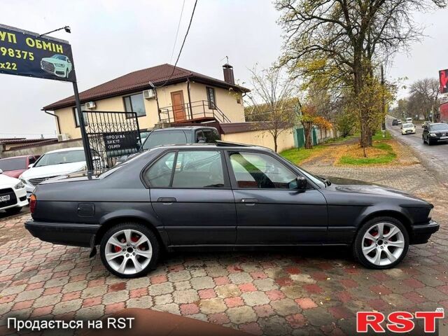 Черный БМВ 7 Серия, объемом двигателя 3.5 л и пробегом 300 тыс. км за 2499 $, фото 3 на Automoto.ua