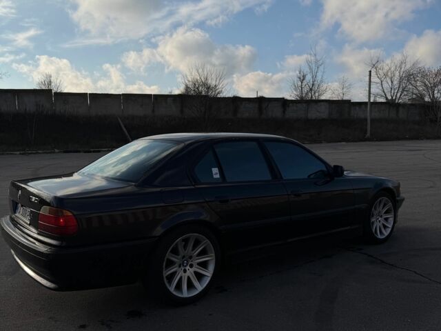 Чорний БМВ 7 Серія, об'ємом двигуна 5.4 л та пробігом 513 тис. км за 5100 $, фото 1 на Automoto.ua