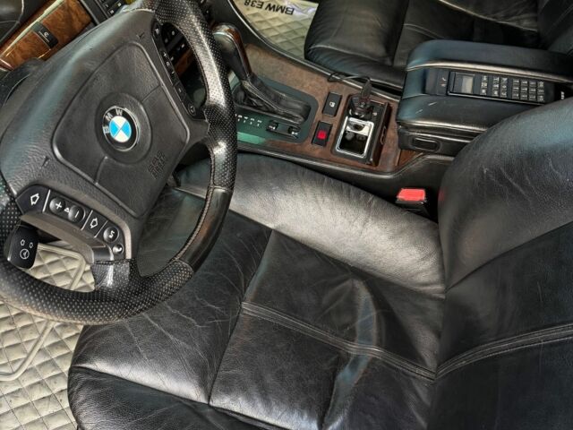 Чорний БМВ 7 Серія, об'ємом двигуна 5.4 л та пробігом 513 тис. км за 5100 $, фото 7 на Automoto.ua