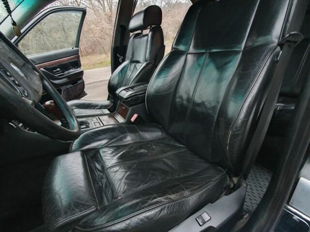 Черный БМВ 7 Серия, объемом двигателя 3 л и пробегом 248 тыс. км за 4000 $, фото 5 на Automoto.ua