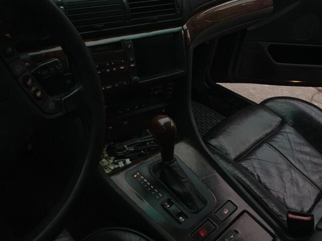 Черный БМВ 7 Серия, объемом двигателя 3 л и пробегом 248 тыс. км за 4000 $, фото 7 на Automoto.ua