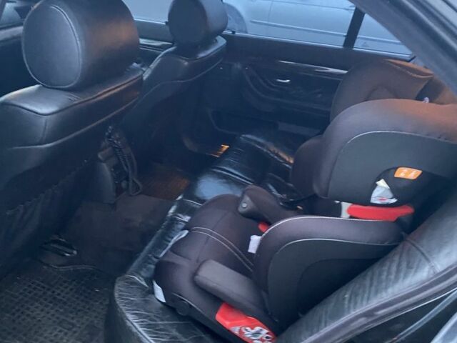 Черный БМВ 7 Серия, объемом двигателя 2.8 л и пробегом 150 тыс. км за 4728 $, фото 5 на Automoto.ua