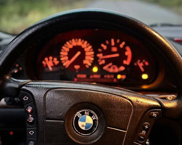 Чорний БМВ 7 Серія, об'ємом двигуна 3 л та пробігом 572 тис. км за 5200 $, фото 19 на Automoto.ua