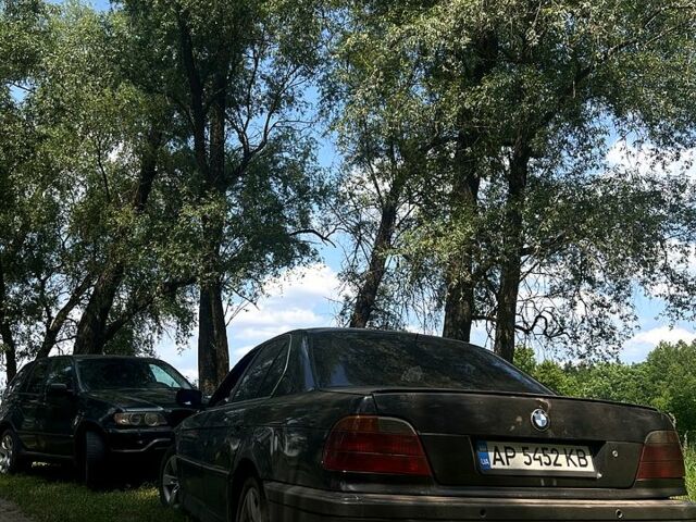 Черный БМВ 7 Серия, объемом двигателя 3.5 л и пробегом 420 тыс. км за 2620 $, фото 2 на Automoto.ua
