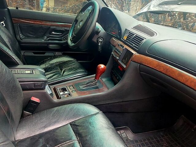 Черный БМВ 7 Серия, объемом двигателя 3.5 л и пробегом 365 тыс. км за 4000 $, фото 1 на Automoto.ua