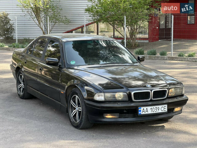 Чорний БМВ 7 Серія, об'ємом двигуна 4.4 л та пробігом 400 тис. км за 3850 $, фото 5 на Automoto.ua