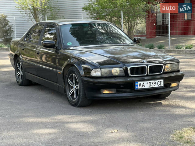 Чорний БМВ 7 Серія, об'ємом двигуна 4.4 л та пробігом 400 тис. км за 3850 $, фото 4 на Automoto.ua