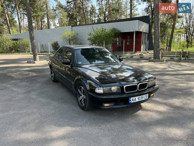 Чорний БМВ 7 Серія, об'ємом двигуна 4.4 л та пробігом 400 тис. км за 3850 $, фото 22 на Automoto.ua
