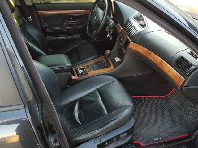 Чорний БМВ 7 Серія, об'ємом двигуна 3.5 л та пробігом 400 тис. км за 4200 $, фото 14 на Automoto.ua