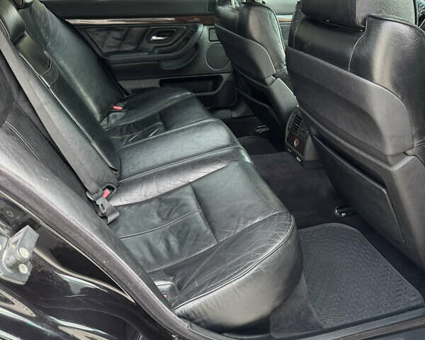 Черный БМВ 7 Серия, объемом двигателя 2.5 л и пробегом 282 тыс. км за 5999 $, фото 28 на Automoto.ua