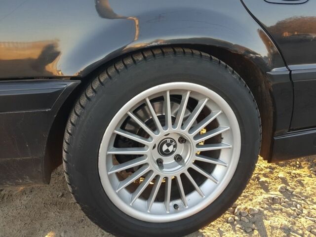 Чорний БМВ 7 Серія, об'ємом двигуна 3.5 л та пробігом 400 тис. км за 4200 $, фото 19 на Automoto.ua