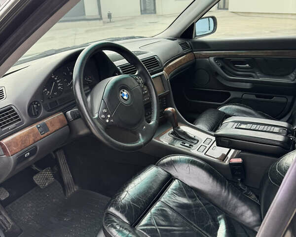 Черный БМВ 7 Серия, объемом двигателя 2.5 л и пробегом 282 тыс. км за 5999 $, фото 4 на Automoto.ua