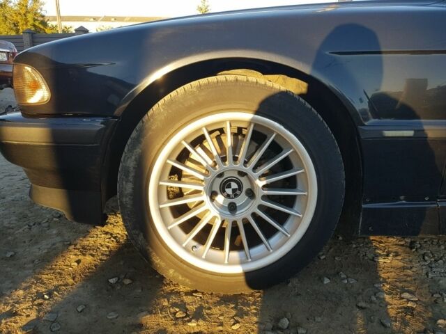 Чорний БМВ 7 Серія, об'ємом двигуна 3.5 л та пробігом 400 тис. км за 4200 $, фото 21 на Automoto.ua