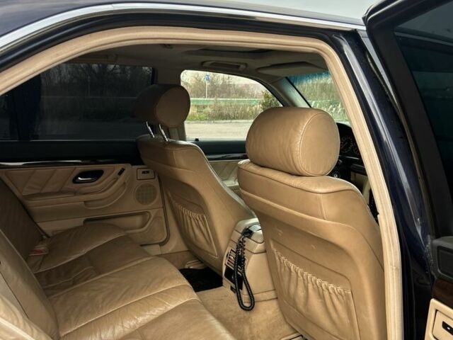 Черный БМВ 7 Серия, объемом двигателя 2.9 л и пробегом 400 тыс. км за 5600 $, фото 9 на Automoto.ua