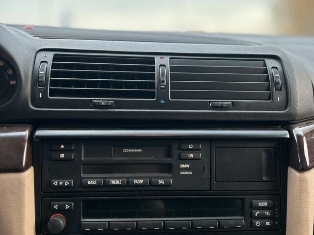 Черный БМВ 7 Серия, объемом двигателя 2.9 л и пробегом 400 тыс. км за 5600 $, фото 13 на Automoto.ua