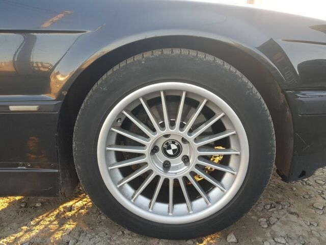 Чорний БМВ 7 Серія, об'ємом двигуна 3.5 л та пробігом 400 тис. км за 4200 $, фото 20 на Automoto.ua