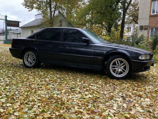 Черный БМВ 7 Серия, объемом двигателя 2.5 л и пробегом 300 тыс. км за 4550 $, фото 2 на Automoto.ua