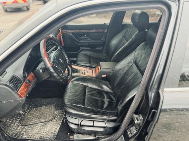 Черный БМВ 7 Серия, объемом двигателя 2.8 л и пробегом 698 тыс. км за 3300 $, фото 5 на Automoto.ua