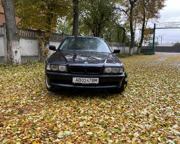 Черный БМВ 7 Серия, объемом двигателя 2.5 л и пробегом 300 тыс. км за 4550 $, фото 2 на Automoto.ua