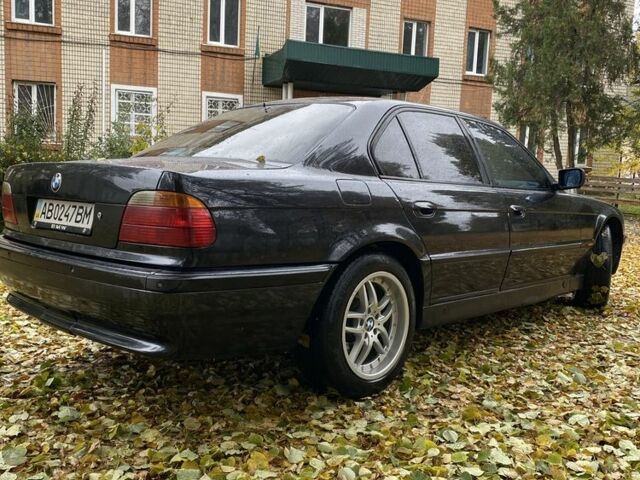 Черный БМВ 7 Серия, объемом двигателя 2.5 л и пробегом 300 тыс. км за 4550 $, фото 3 на Automoto.ua