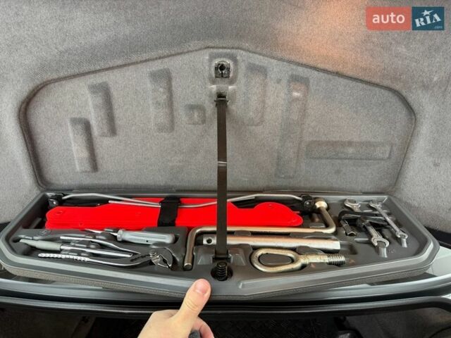 Черный БМВ 7 Серия, объемом двигателя 4.4 л и пробегом 345 тыс. км за 12000 $, фото 17 на Automoto.ua