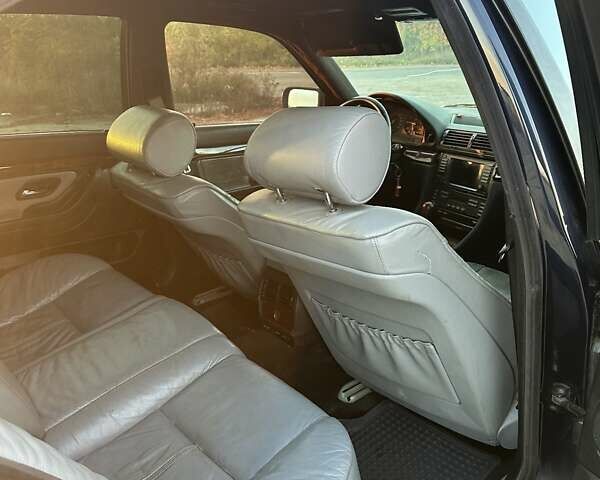 Черный БМВ 7 Серия, объемом двигателя 3 л и пробегом 310 тыс. км за 5000 $, фото 4 на Automoto.ua