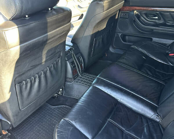 Чорний БМВ 7 Серія, об'ємом двигуна 3.5 л та пробігом 530 тис. км за 7700 $, фото 31 на Automoto.ua