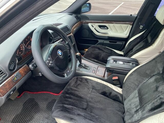 Черный БМВ 7 Серия, объемом двигателя 3.5 л и пробегом 250 тыс. км за 3300 $, фото 15 на Automoto.ua